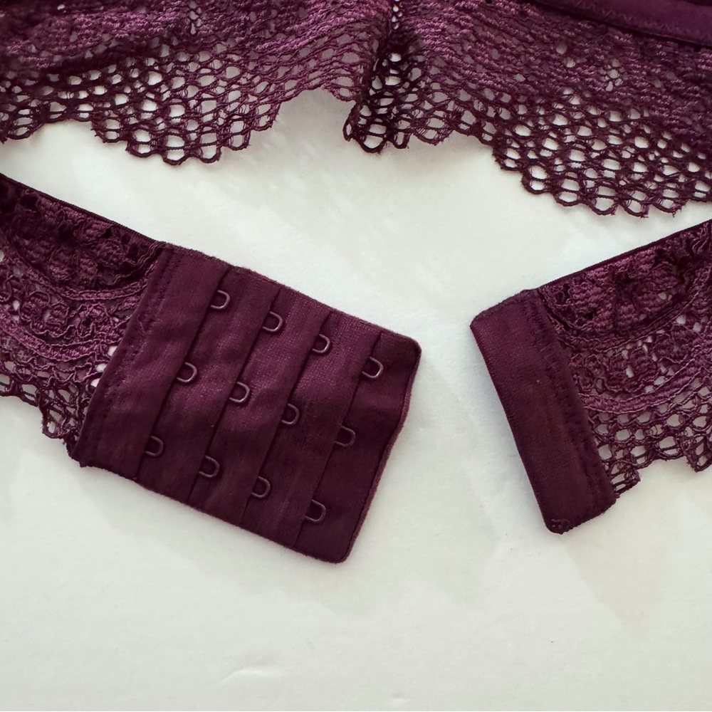 Victoria’s Secret Lace Bralette - Picture 4 of 6